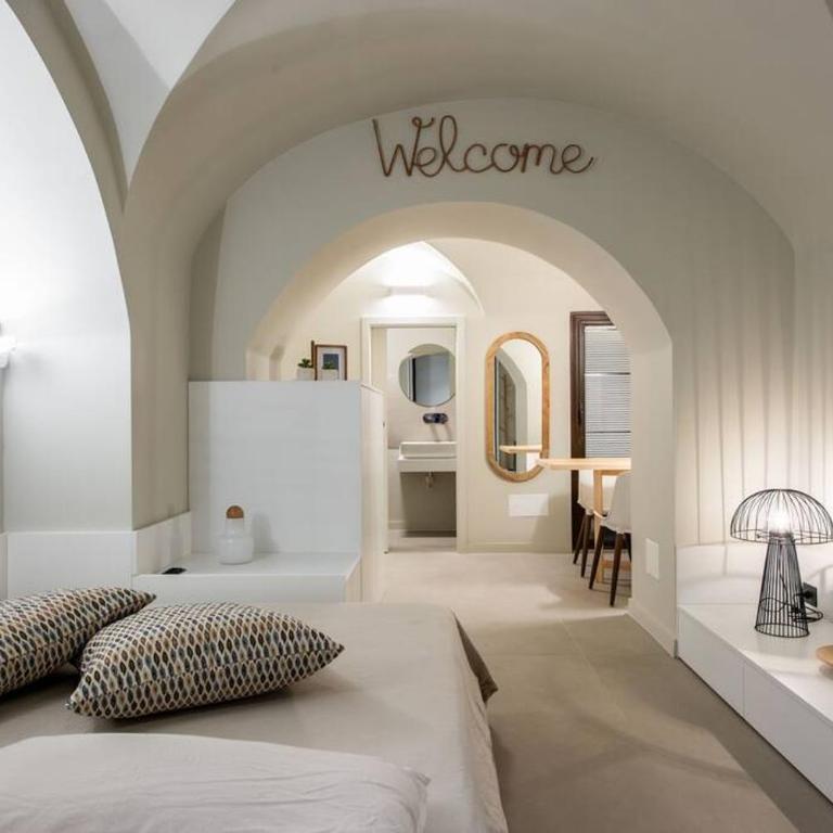 De Felice Home - One-Bedroom Apartment - 4
