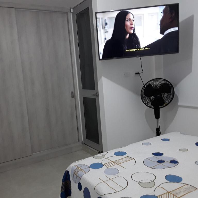 estudio con Piscina en Res de lujo a 10 min ctro y playas - Three-Bedroom Apartment - 2