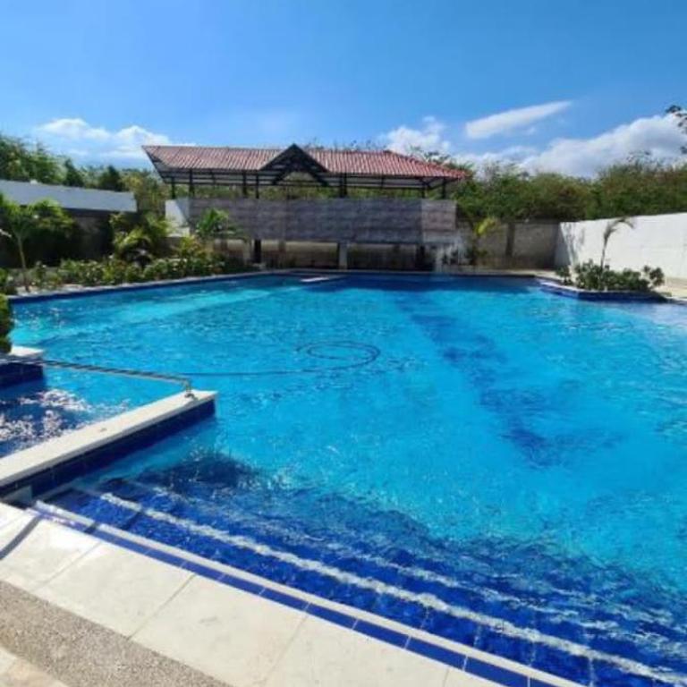 estudio con Piscina en Res de lujo a 10 min ctro y playas - Three-Bedroom Apartment - 9
