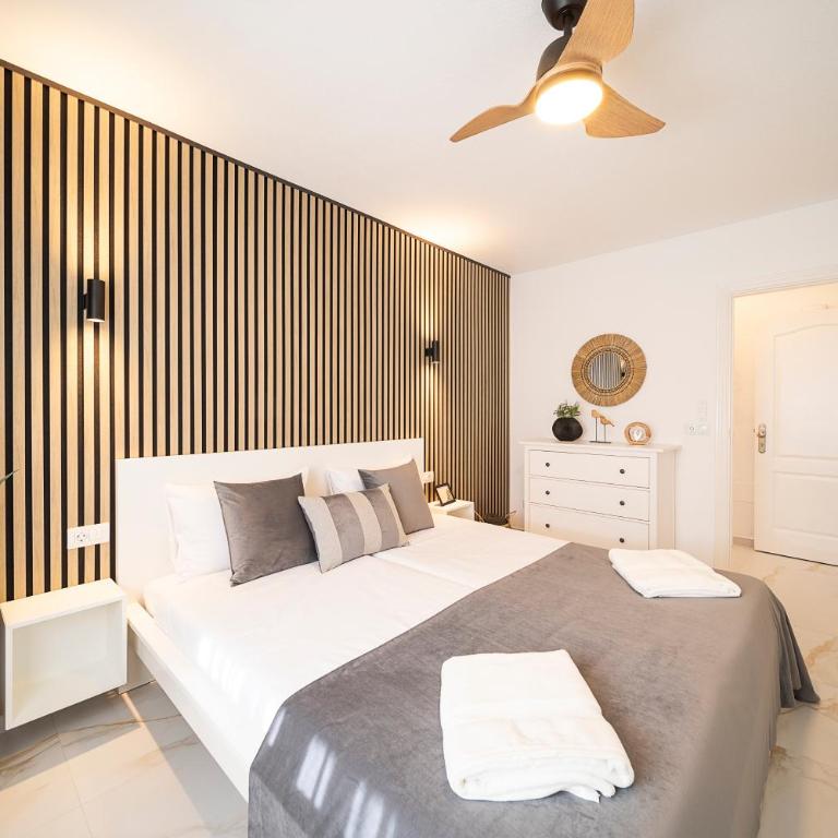 Vista Maravilla Apartment - Two-Bedroom Apartment with Sea View - 17