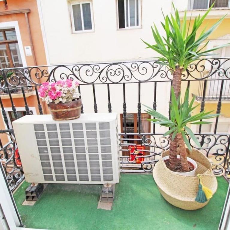 City center, beach and port - One-Bedroom Apartment - 13