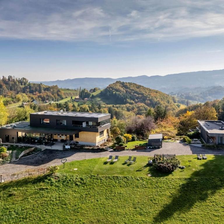 WURZENBERG Hotel Lodges Südsteiermark - Deluxe Apartment mit 1 Schlafzimmer und Loggia - 1