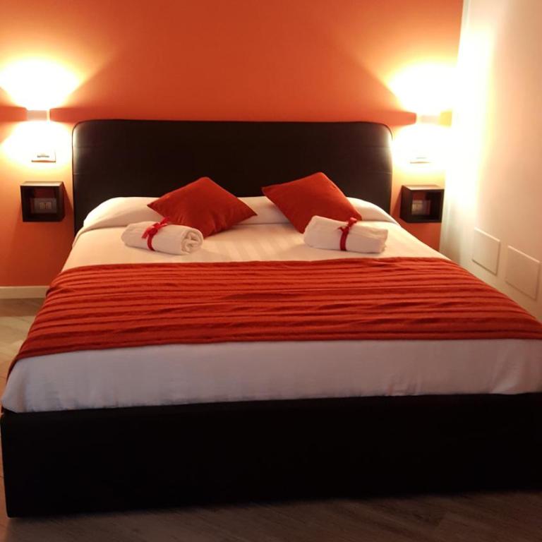 La Lira - Double Room with Private Bathroom and Balcony - 3