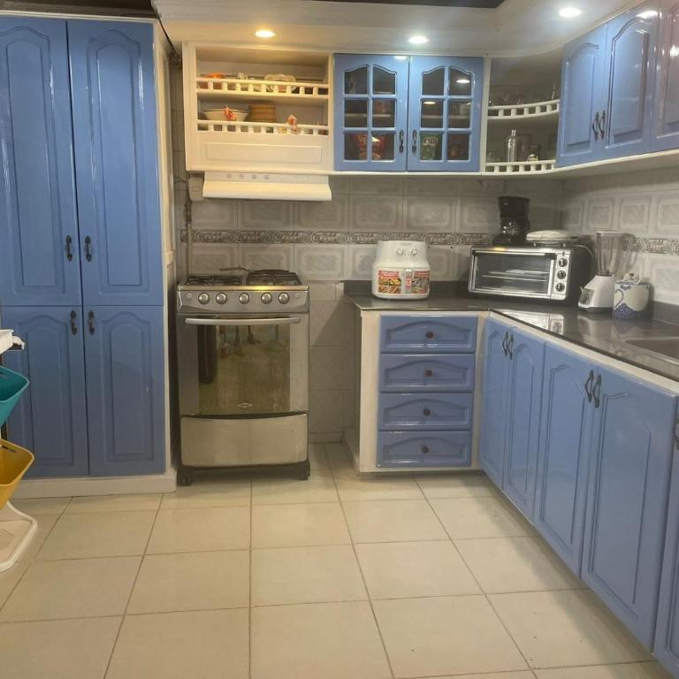 Casa Hostal los Profes - Four-Bedroom House - 35