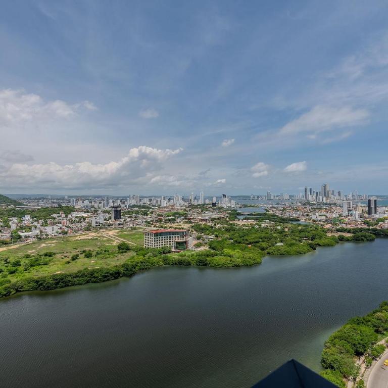 Awesome View Historic Center, Castle and Sea 2BR - Apartamento de 2 dormitorios con vistas a la ciudad - 96