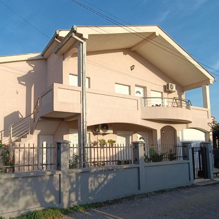 Entire house floor - 2-Bedroom Cozy & Peaceful Apartment - Two-Bedroom Apartment - 13