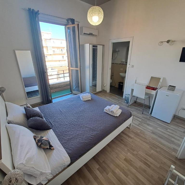 Bedroom la stazione - Double Room with Balcony - 4
