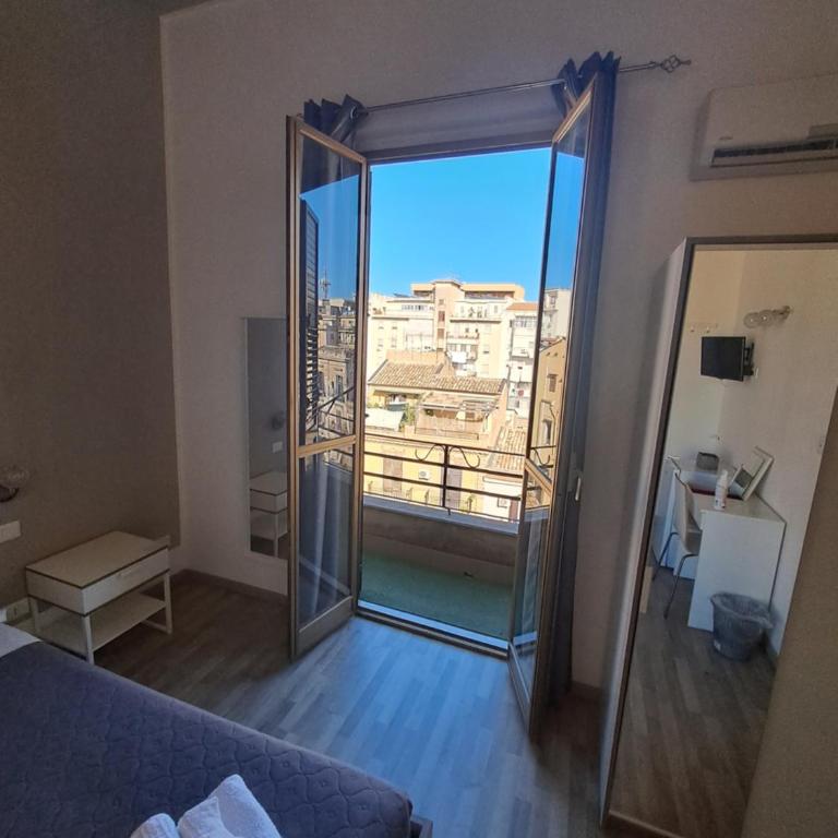 Bedroom la stazione - Double Room with Balcony - 6