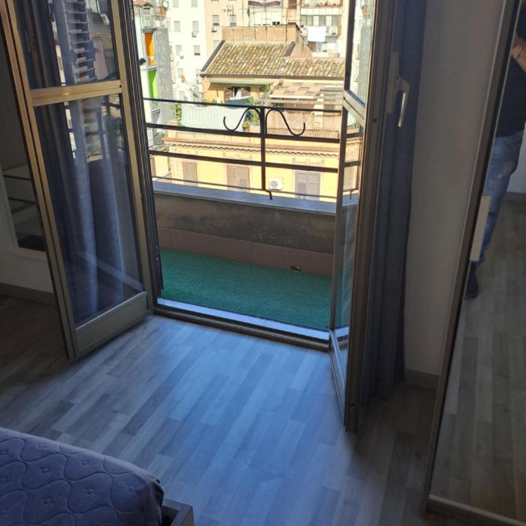 Bedroom la stazione - Double Room with Balcony - 11