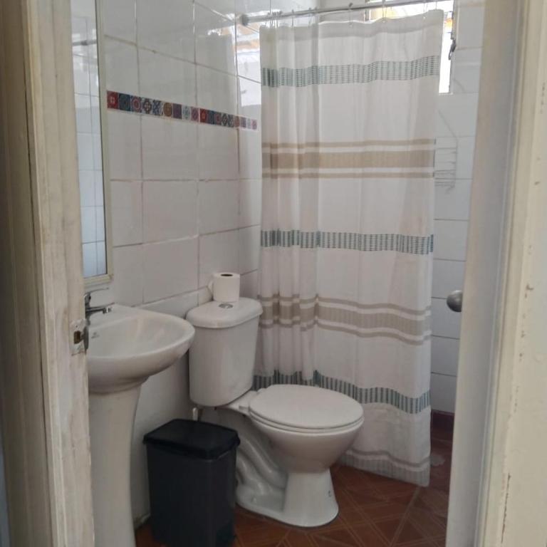 Casa Dorada - Habitación Doble con baño privado - 2 camas - 5