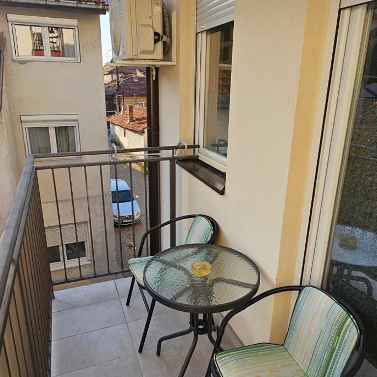 Soko City Center & Parking Free - Apartman s 1 Spavaćom Sobom i Balkonom - 11