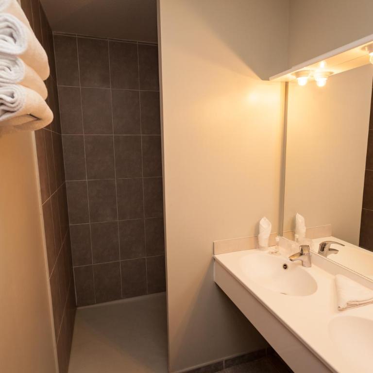 Hotel Grand Cap Rooftop Pool - Chambre Familiale (4 Personnes) - 6