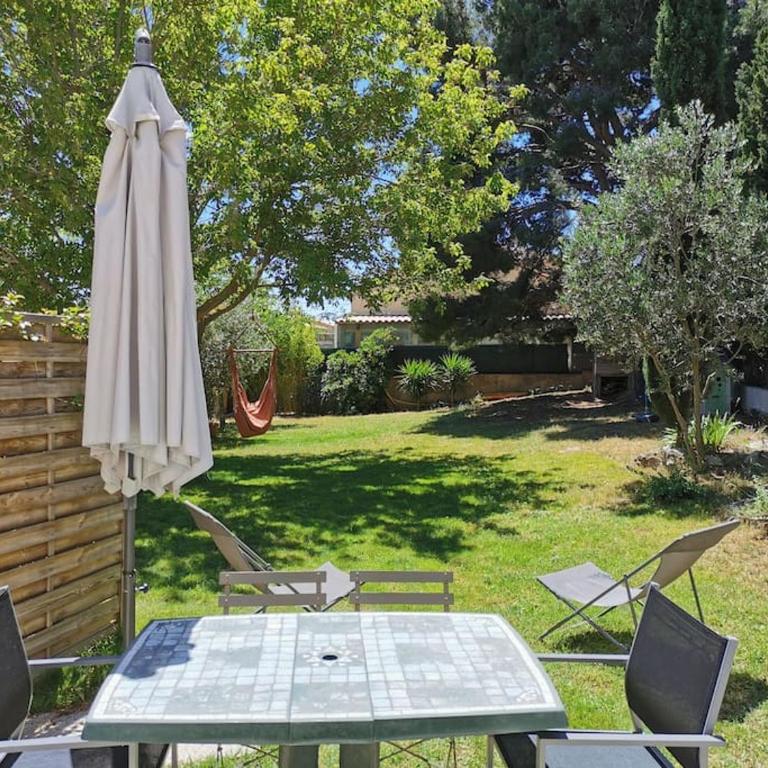 Studio Le Calme, plages à pied et jardin, La Couronne - One-Bedroom House - 8