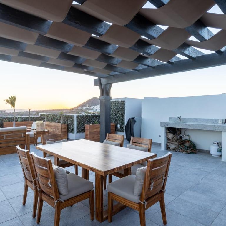 Cabo PH Stunning Rooftop with Jacuzzi - Apartamento - 25