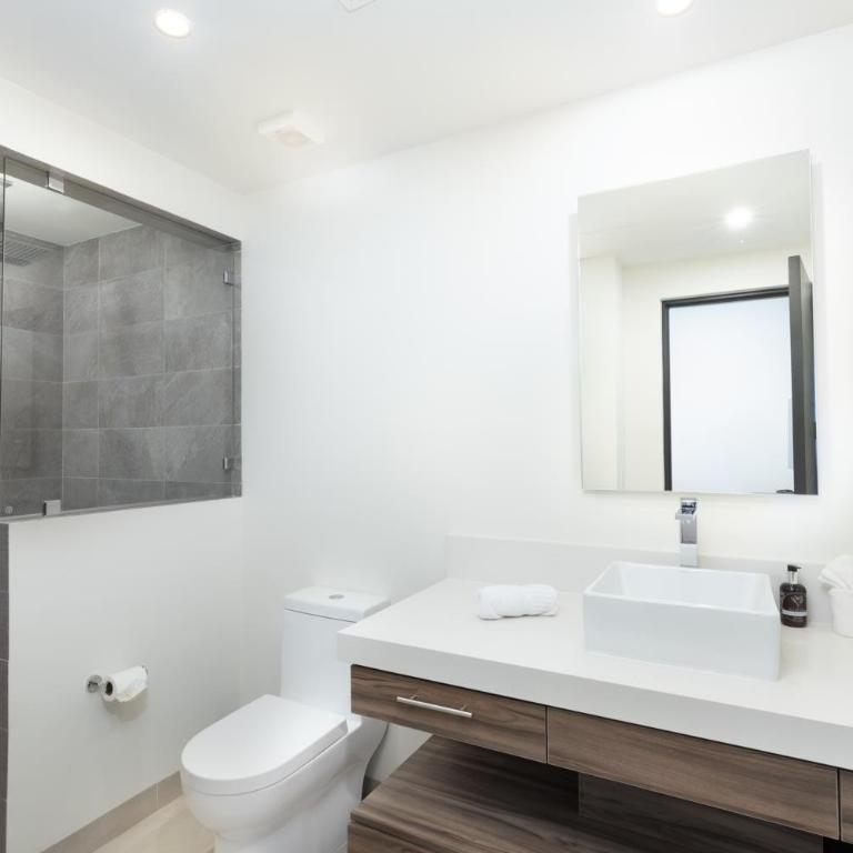 Cabo PH Stunning Rooftop with Jacuzzi - Apartamento - 28