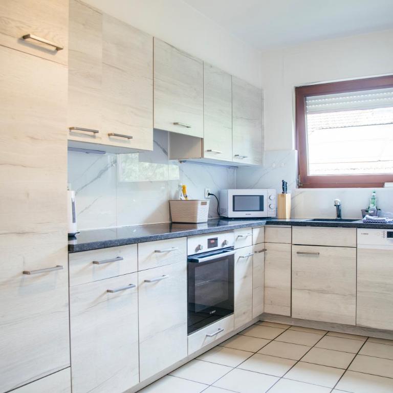 Between Lakes Apartments - 58 - Apartment mit 3 Schlafzimmern und Balkon - 12