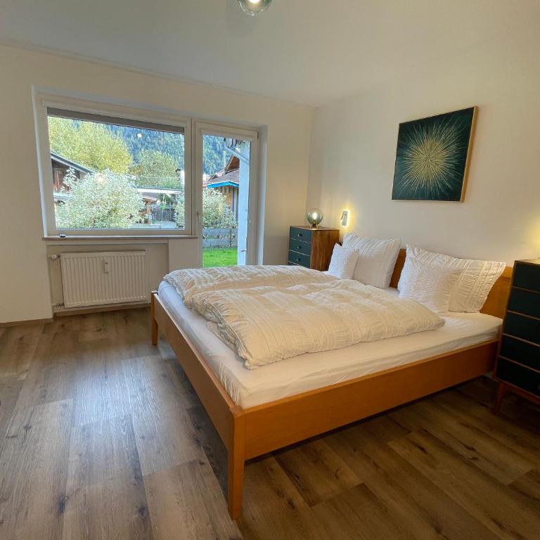 Ferienwohnung mit Terrasse und Garten mit Blick auf das Karwendelgebirge - Appartamento con 2 Camere da Letto e con Vista Montagna - 4