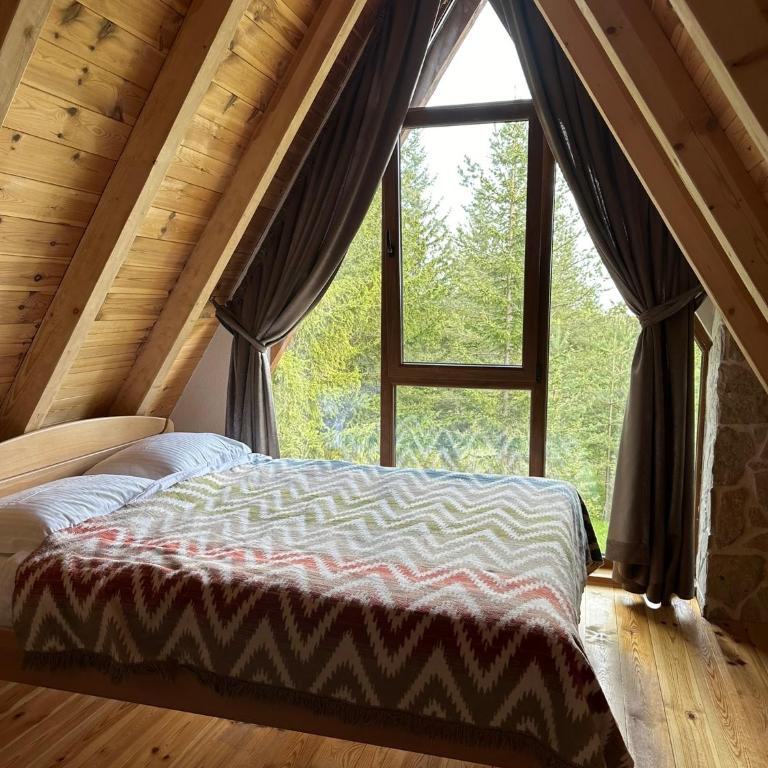 Wonderwood Cabin 2 - One-Bedroom Chalet - 6