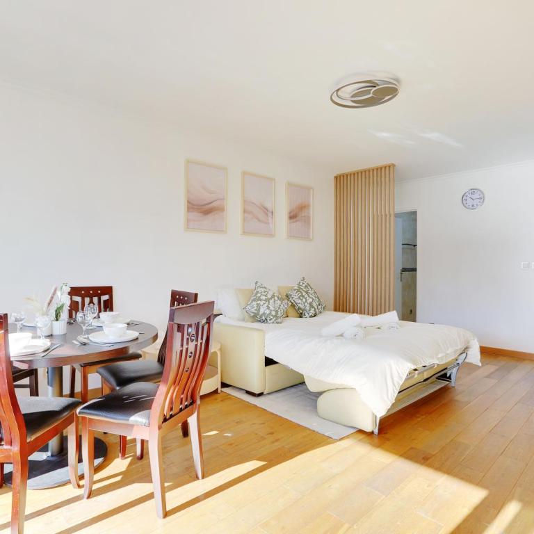 À 1 minute du métro et Parking privé - Two-Bedroom Apartment - 9