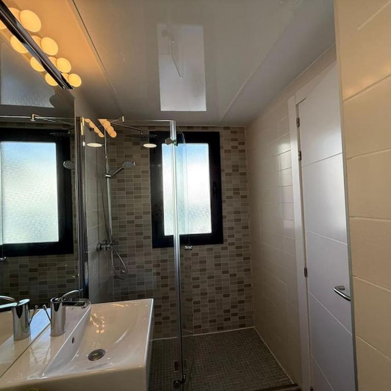 Stunning Penthouse in Tetuan for 4 pax - Coruña - One-Bedroom Apartment - 13