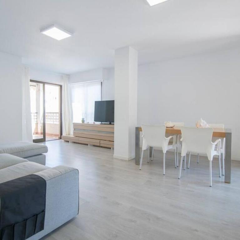 Espectacular piso con piscina, a 100 M de la playa - Apartamento con 3 dormitorios - Frente al océano - 5