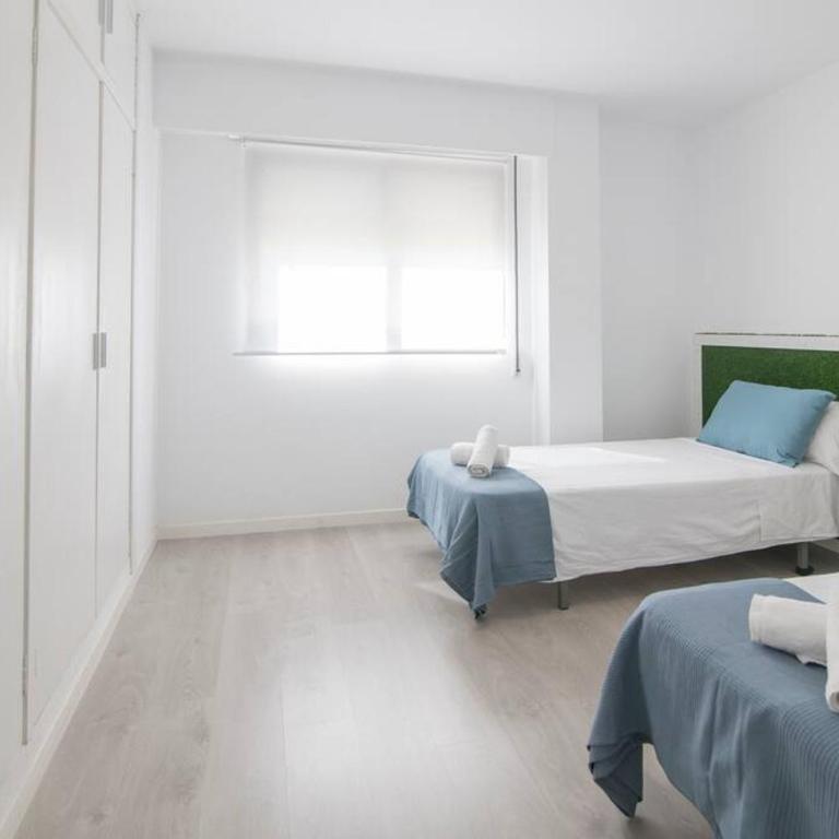 Espectacular piso con piscina, a 100 M de la playa - Apartamento con 3 dormitorios - Frente al océano - 8