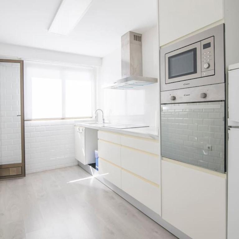 Espectacular piso con piscina, a 100 M de la playa - Apartamento con 3 dormitorios - Frente al océano - 16