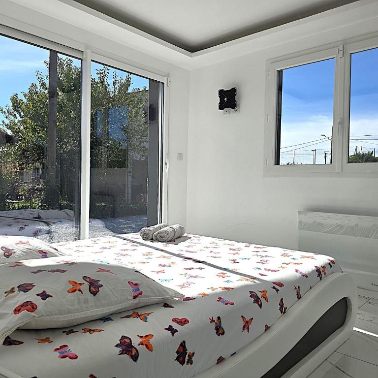 Maison Sapiac - 4pers - 2 chambres - 3 lits - Clim réversible - Terrasse ombragée et grand jardin - Piscine saison estivale - Maison 2 Chambres - 4