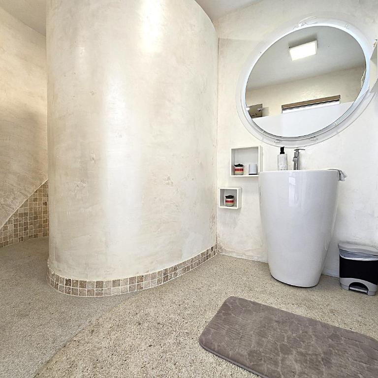 Maison Sapiac - 4pers - 2 chambres - 3 lits - Clim réversible - Terrasse ombragée et grand jardin - Piscine saison estivale - Maison 2 Chambres - 6