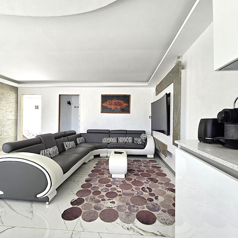 Maison Sapiac - 4pers - 2 chambres - 3 lits - Clim réversible - Terrasse ombragée et grand jardin - Piscine saison estivale - Maison 2 Chambres - 10