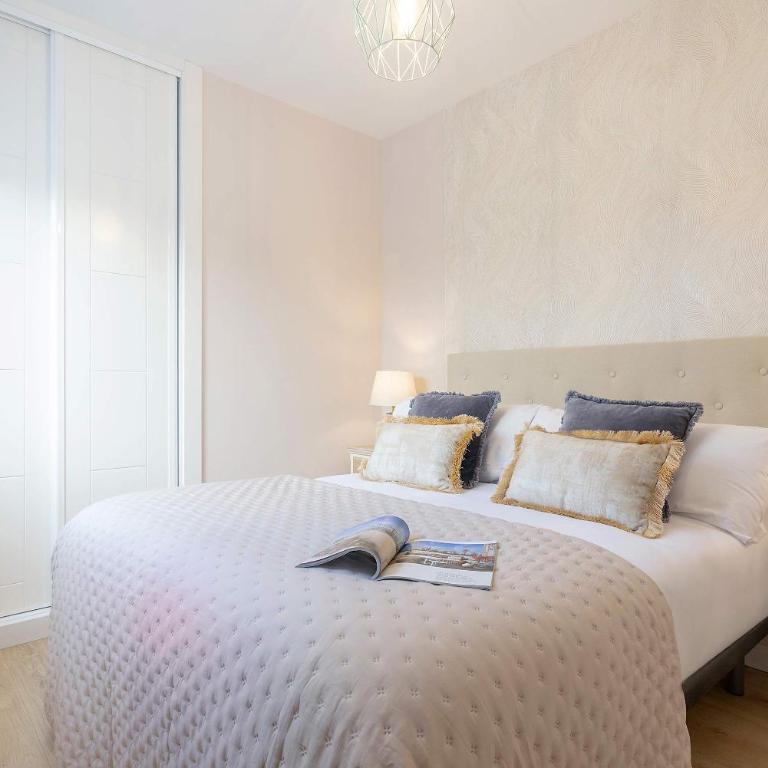 Genteel Home Velazquez Granada - Duplex Apartment with private pool - 17