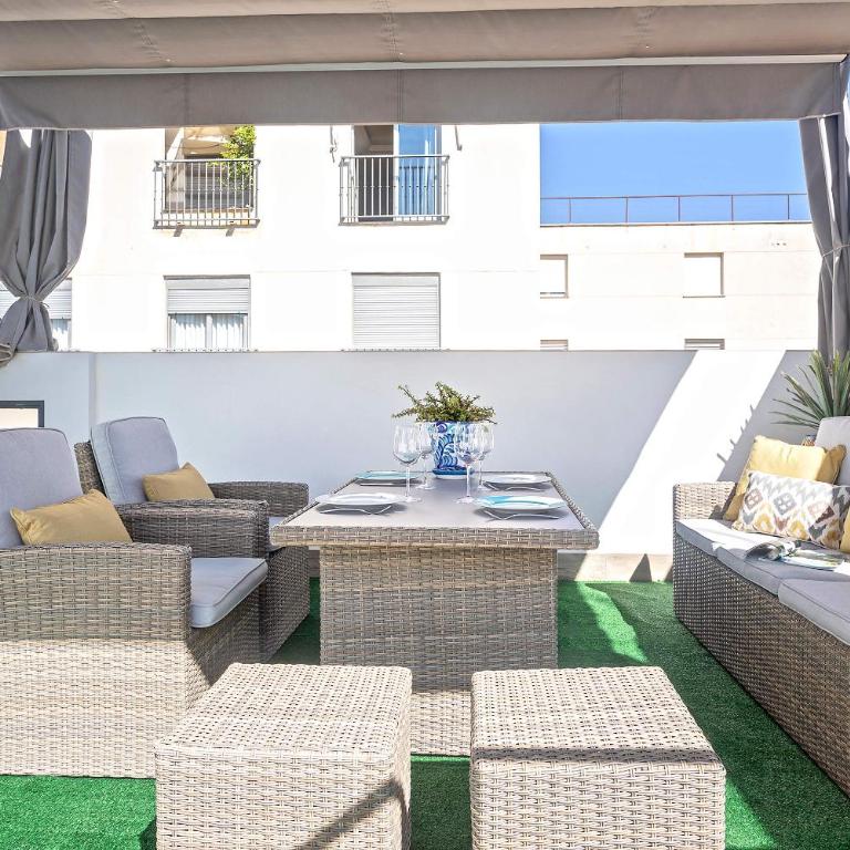 Genteel Home Velazquez Granada - Duplex Apartment with private pool - 4