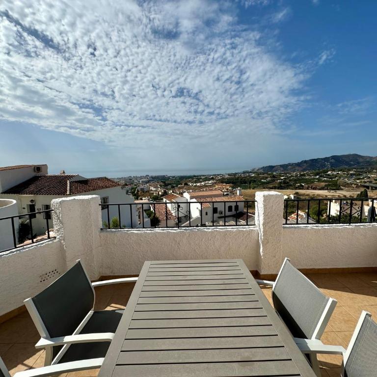 Luxury 2 Bedroom Apartment in San Juan de Capistrano, Nerja - Apartamento de 2 dormitorios con terraza y vistas al mar - 4