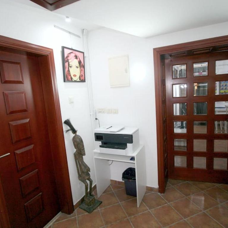 Warhol Apartment, quiet with Retro Pop Art Flair in Zvezdara, Beograd with workplaces and multiple beds - Apartman sa 1 Spavaćom Sobom - 54