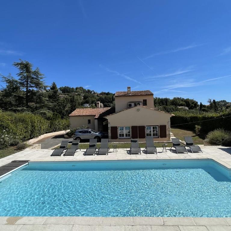 VILLA LA LOUBIANE VI4428 By Riviera Holiday Homes - Villa - 1