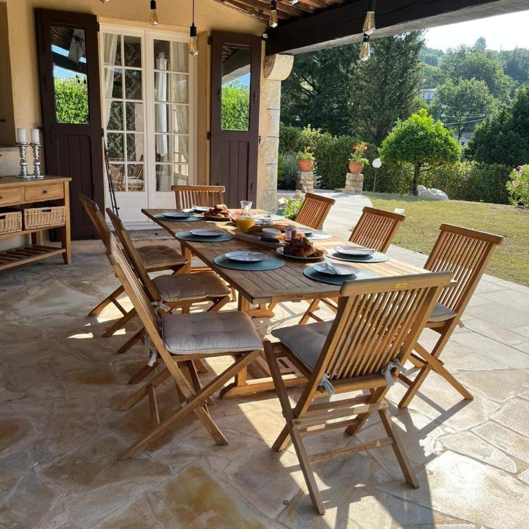 VILLA LA LOUBIANE VI4428 By Riviera Holiday Homes - Villa - 3