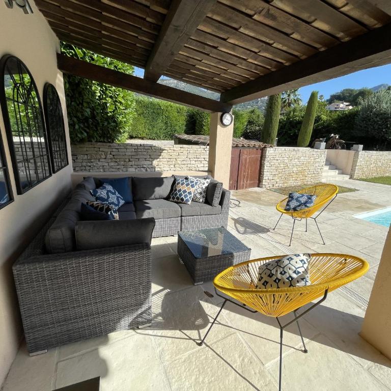 VILLA LA LOUBIANE VI4428 By Riviera Holiday Homes - Villa - 6