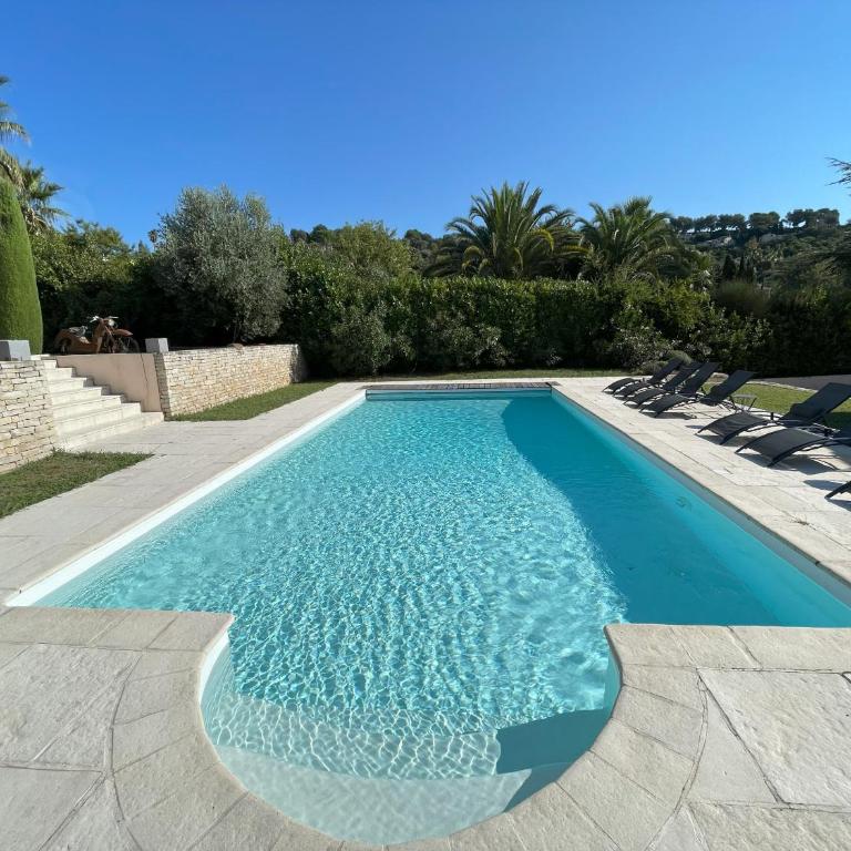 VILLA LA LOUBIANE VI4428 By Riviera Holiday Homes - Villa - 10