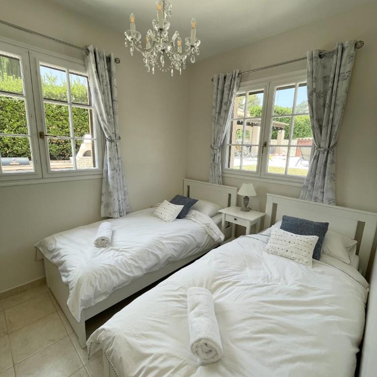 VILLA LA LOUBIANE VI4428 By Riviera Holiday Homes - Villa - 16