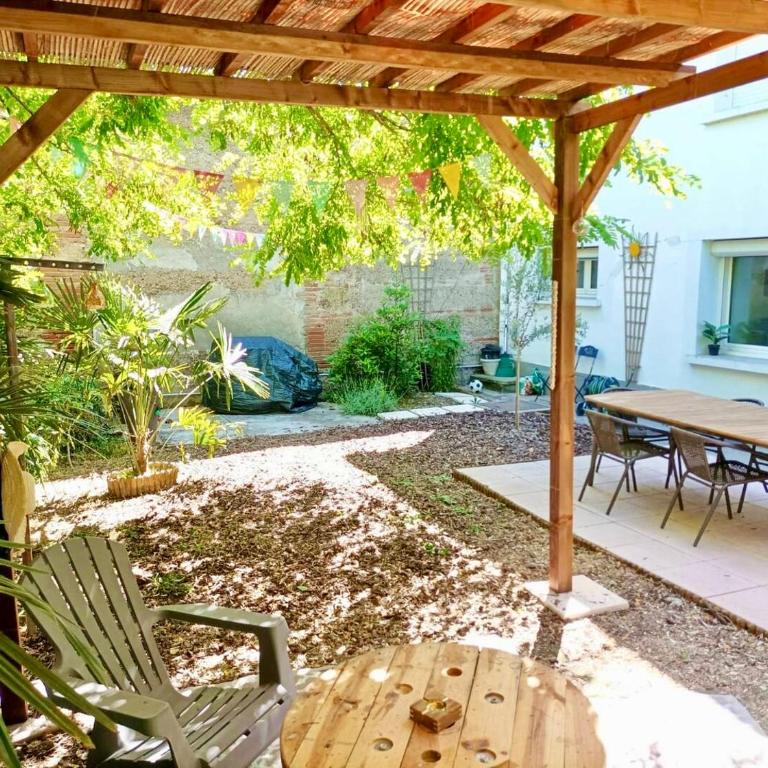 La cahute, Gîte avec jardin pour 15 personnes - Maison 7 Chambres - 40