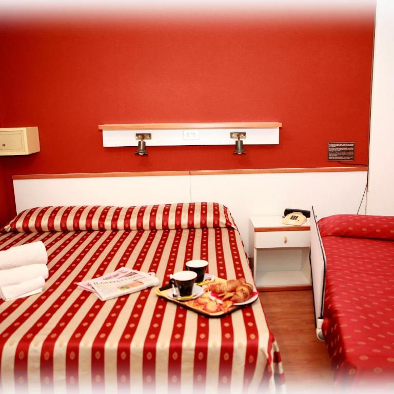 Hotel American - Camera Tripla - 9