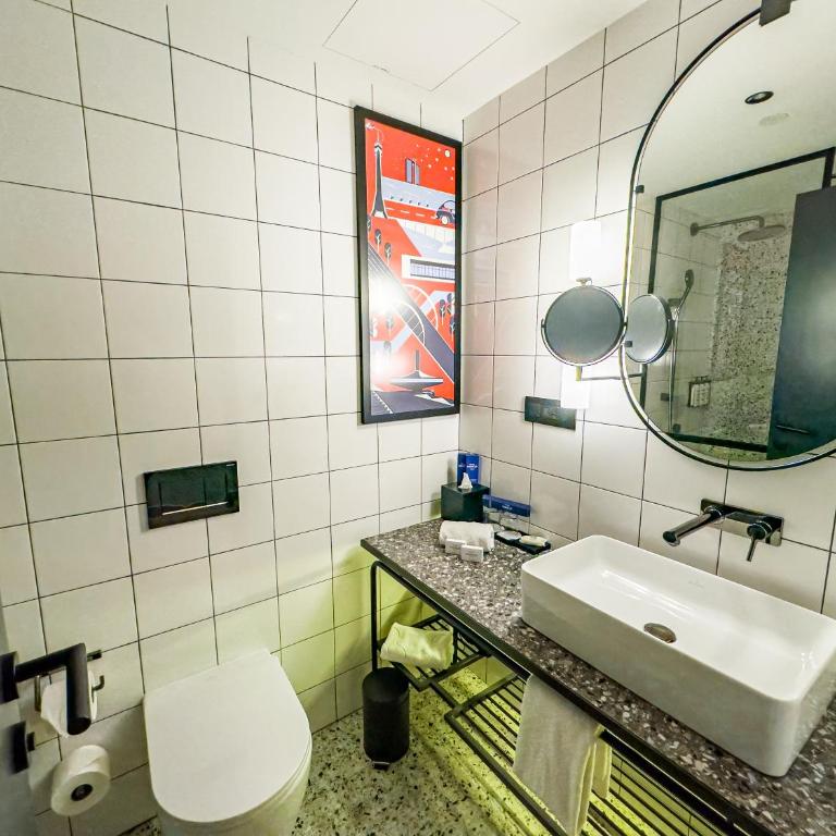 Hotel Indigo Belgrade, an IHG Hotel - Double Standard Cozy Attic Room - 4