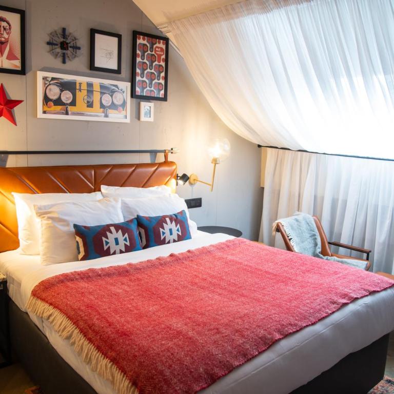 Hotel Indigo Belgrade, an IHG Hotel - Double Standard Cozy Attic Room - 1