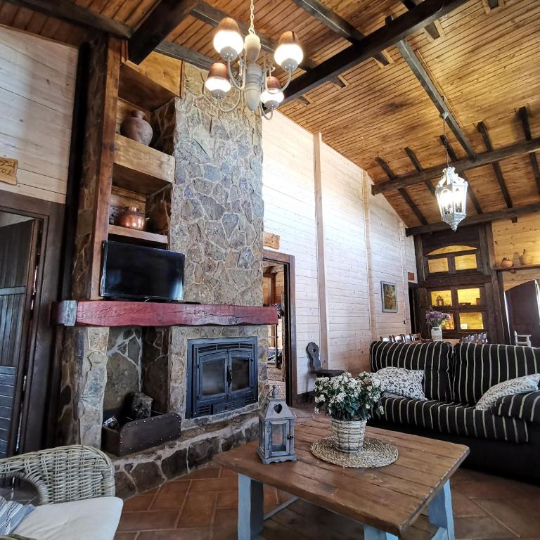 "LOS CASTILLOS" Casa Rural y espacio para eventos - Casa de 5 dormitorios - 4