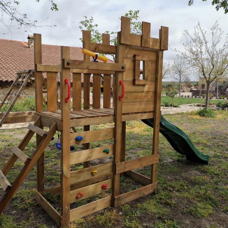 "LOS CASTILLOS" Casa Rural y espacio para eventos - Casa de 5 dormitorios - 11