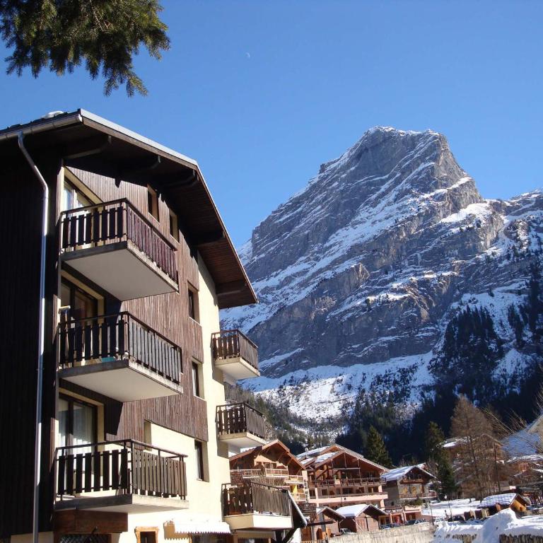Duplex ensoleillé centre village avec balcon et parking privé - FR-1-464-86 - Appartement 1 Chambre - 14