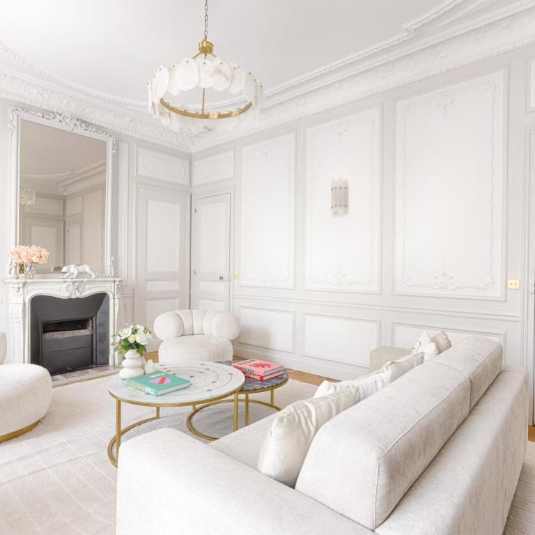Artistic Luxury 3-Bedroom Apartment - Champs-Élysées - Three-Bedroom Apartment - 12