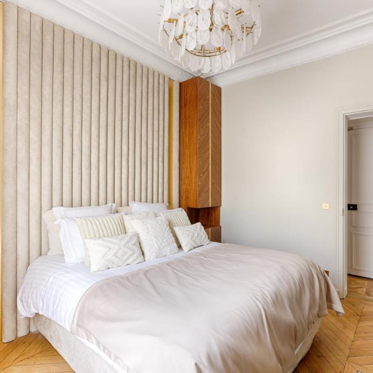 Artistic Luxury 3-Bedroom Apartment - Champs-Élysées - Three-Bedroom Apartment - 21