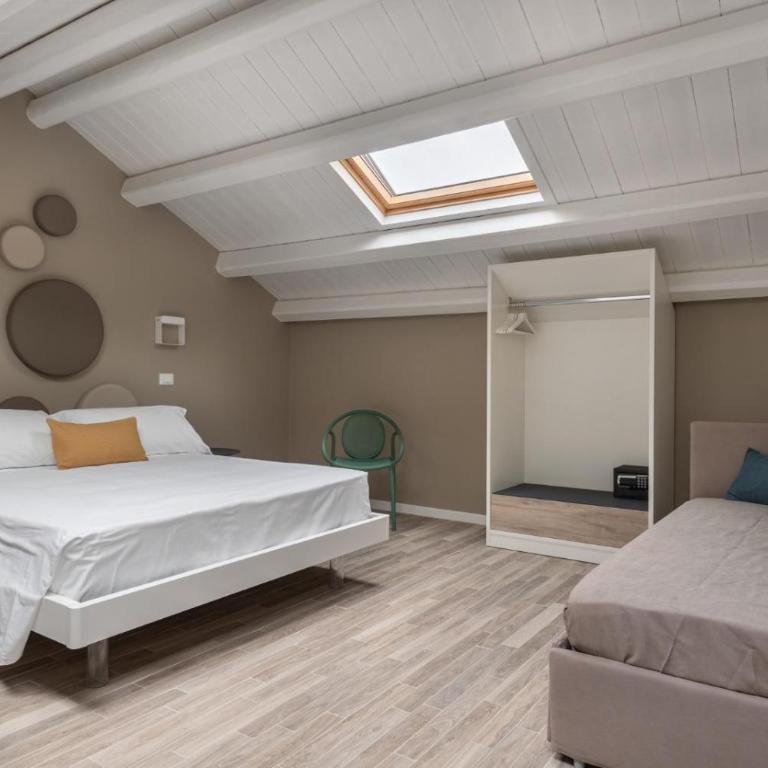 La Terrazza su Dante Rooms - Deluxe Quadruple Room - 2