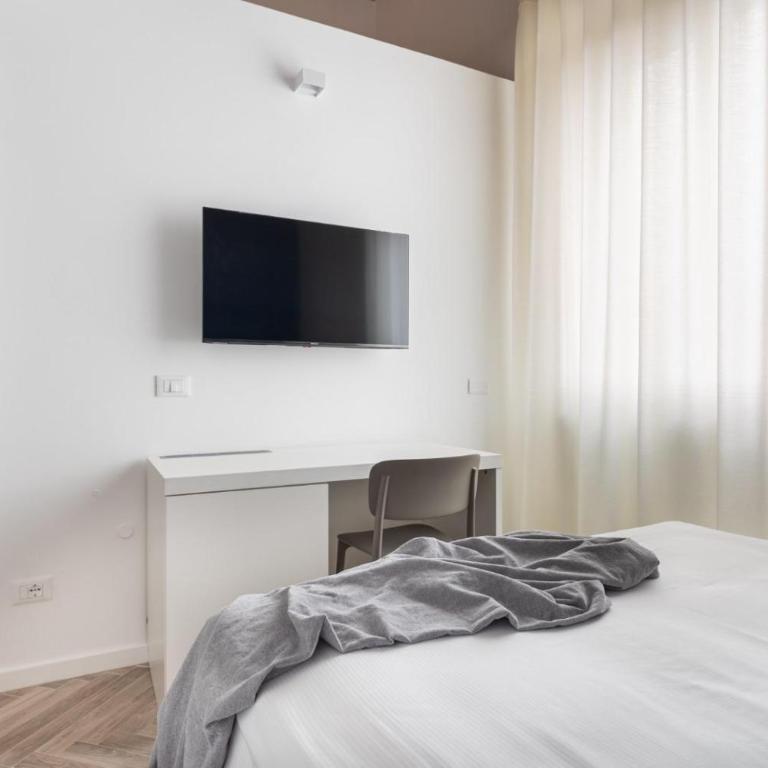 La Terrazza su Dante Rooms - Deluxe Double Room - 4